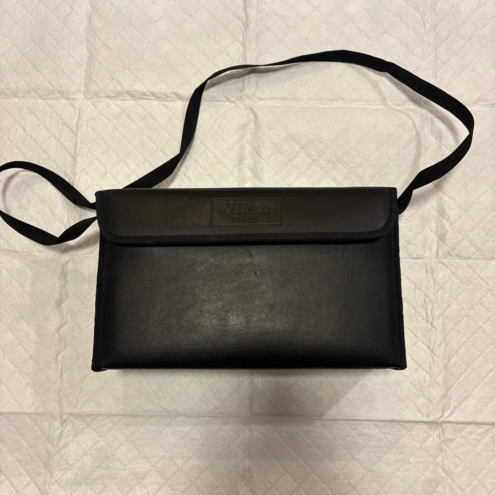 Nikon SS-29 Case for SB Flash Unit Lens - Genuine Black‎ Nikon Case with strap